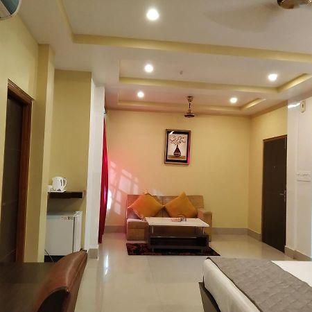 Hotel Sc Continental Itānagar Extérieur photo