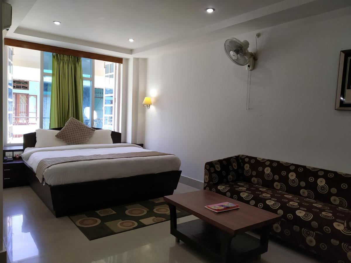 Hotel Sc Continental Itānagar Extérieur photo